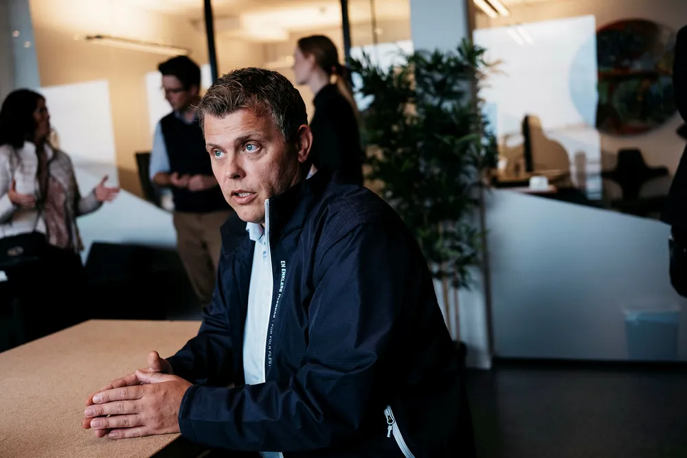 Justisminister Jøran Kallmyr får i slutten av januar rapporten fra utvalget som vil foreslå kraftig kutt i inkassosalærene.