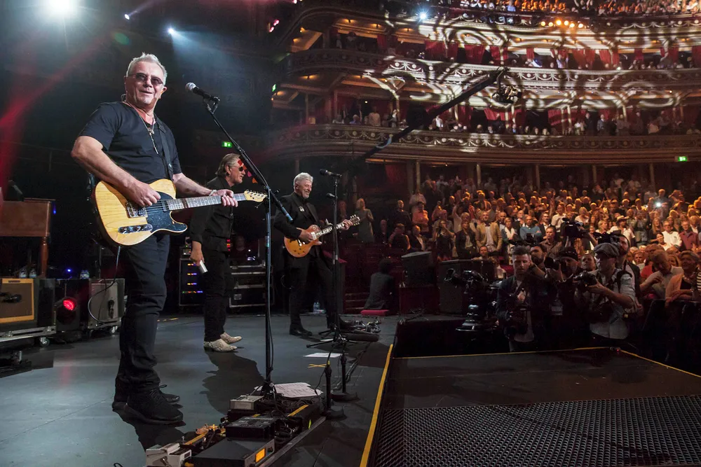 Åge Aleksandersen og Sambandet på scenen i Royal Albert Hall i juni i fjor. Foto: Nina E. Rangøy / NTB scanpix