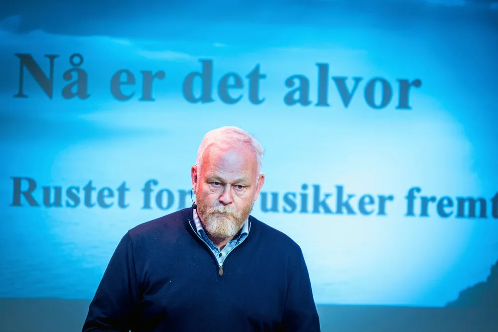 – Man må legge seg opp et forråd stort nok til at det vil fungere som en ordentlig buffer, sier Harald Sunde. Den tidligere forsvarssjefen ledet Totalberedskapkommisjonen.