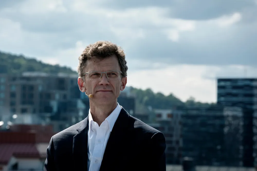Administrerende direktør i Telenor Norge, Petter-Børre Furberg, har sluppet nyheten om at selskapet har begynt å bygge ut 5G-nettet for norske forhold.