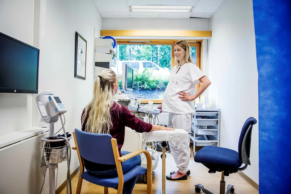 Lege Ida K. Bos-Haugen ved Diakonhjemmet sykehus er glad for at gravide har fått rett til vaktfritak, og sier hun nok ville benyttet det om det hadde kommet i tide. Foto: Gorm K. Gaare