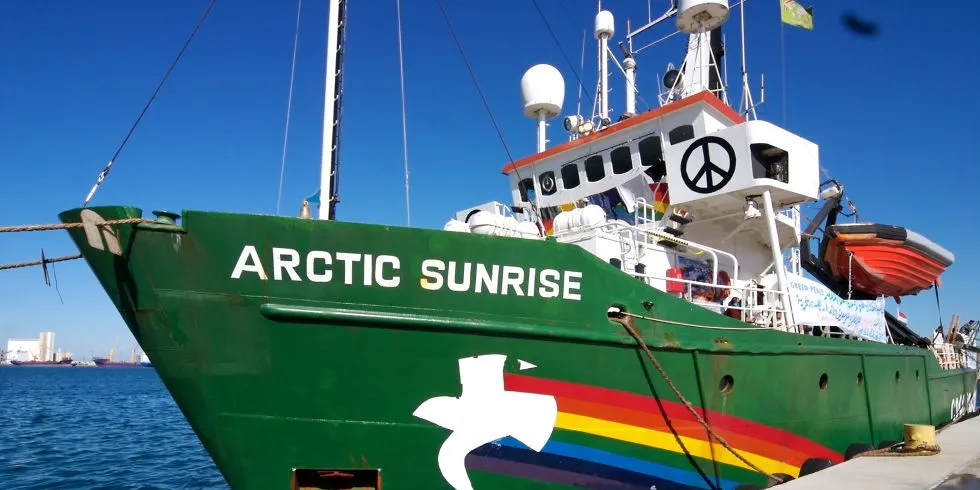 I dag ble Greenpeace-skipet "Arctic Sunrise" bordret etter at det entret Kara-havet for fredelige protester mot oljeboring i Arktis. Arkivfoto: Nick Cobbing/Greenpeace