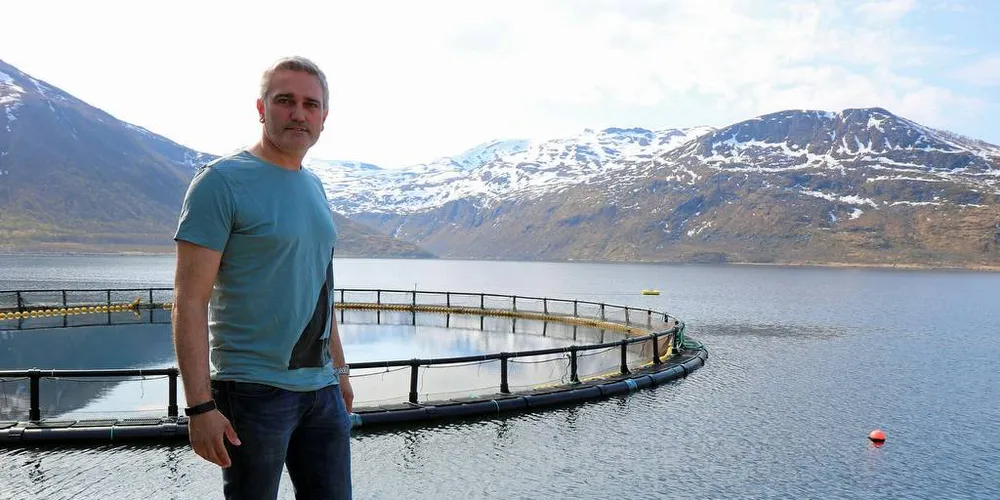 Fredd Jarle Wilsgård hos Wilsgård Fiskeoppdrett AS i Torsken.Foto: Jørn Mikael Hagen