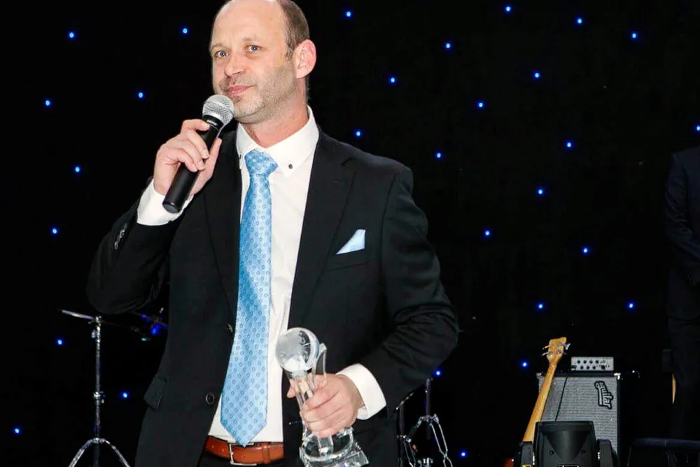 Pål Heine Magnussen presenterte det som skulle være en revolusjonerende bettingplattform med garantert gevinst her på Hilton-hotellet ved Heathrow i London i 2014. Han er nå dømt til fengsel i 3,5 år, men varsler anke.