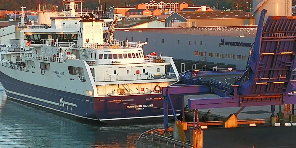 Norwegian Gannet ved havn i Hirtshals.