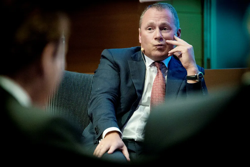 Nicolai Tangen er satt i en politisk kattepine. Kravet er at han kutter alle bånd til egen formue.