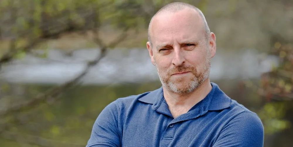 Ian Roberts, director of communications for Scotland, Ireland and Canada, will step down from his role after 31 years.