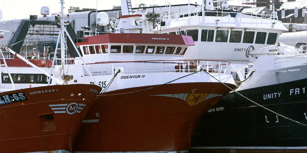 AVVENTENDE: De skotske fiskebåtene kan få mindre konkurranse fra EU-landenes fiskebåter etter brexit. Her er «Shemarah», «Endeavour» og «Unity» ved kai i Fraserburgh, Skottland.