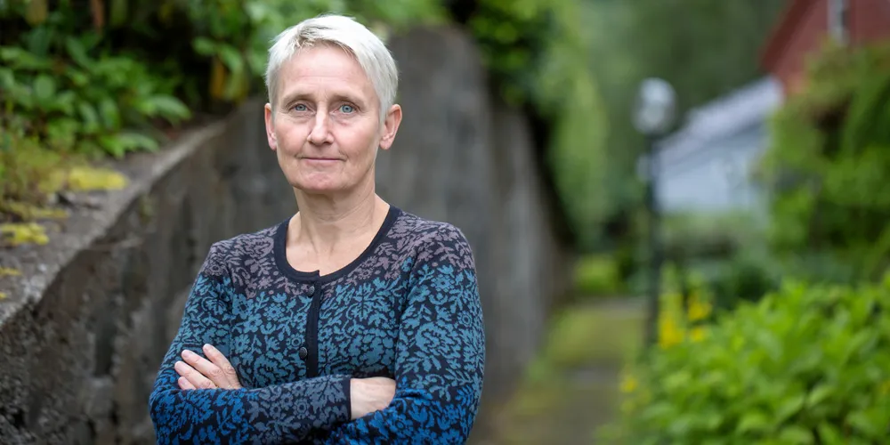 NHH-professor Karin Thorburn mener tirsdagens nyheter fra Aker Biomarine åpenbart ser ut som informasjonspliktig informasjon.