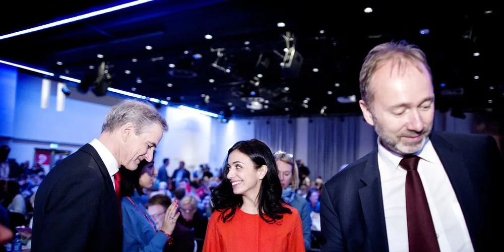 Ap vil innføre arealavgift for oppdrettsnæringen. Fra venstre partileder Jonas Gahr Støre og nestlederne Hadia Tajik og Trond Giske under åpningen av Arbeiderpartiets landsmøte i helgen. Foto: DN