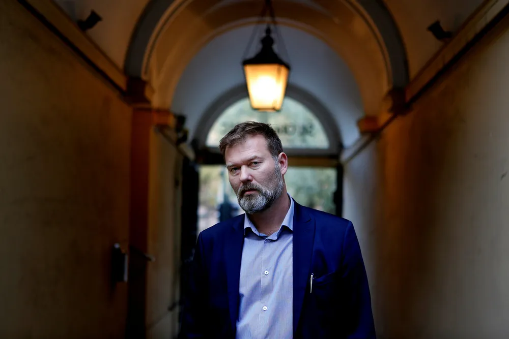 Forlagssjef Richar Aarø i Tiden Norsk Forlag vil gi ut Henrik H. Langelands Aker-bok, selv om Røkke-selskapet har stanset den. Foto: Kristin Svorte