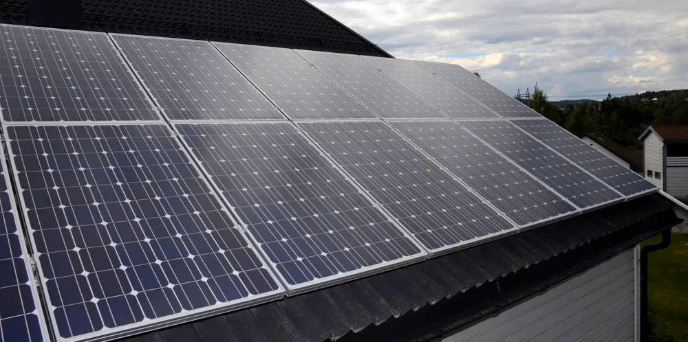 Mange har etterlyst batteristøtte i forbindelse med lokalprodusert solenergi. Nå legger enda flere aktører press på Enova.