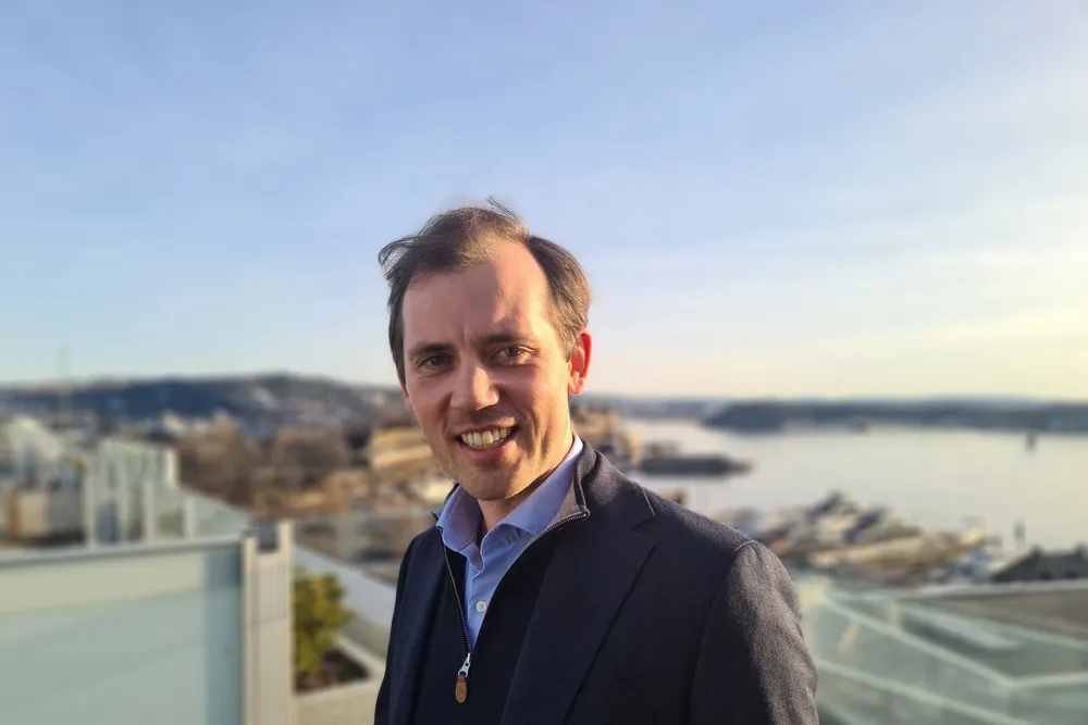 Carl-Emil Kjølås Johannessen jobber ved corporate finance-avdelingen til Pareto Securities. Arkivfoto fra kontoret i Oslo.