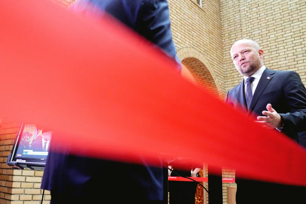 Finansminister Trygve Slagsvold Vedum vil gjerne profilere noen enkeltsaker, men statsbudsjettet er fullt av små detaljer som det ikke blir pratet mye om.