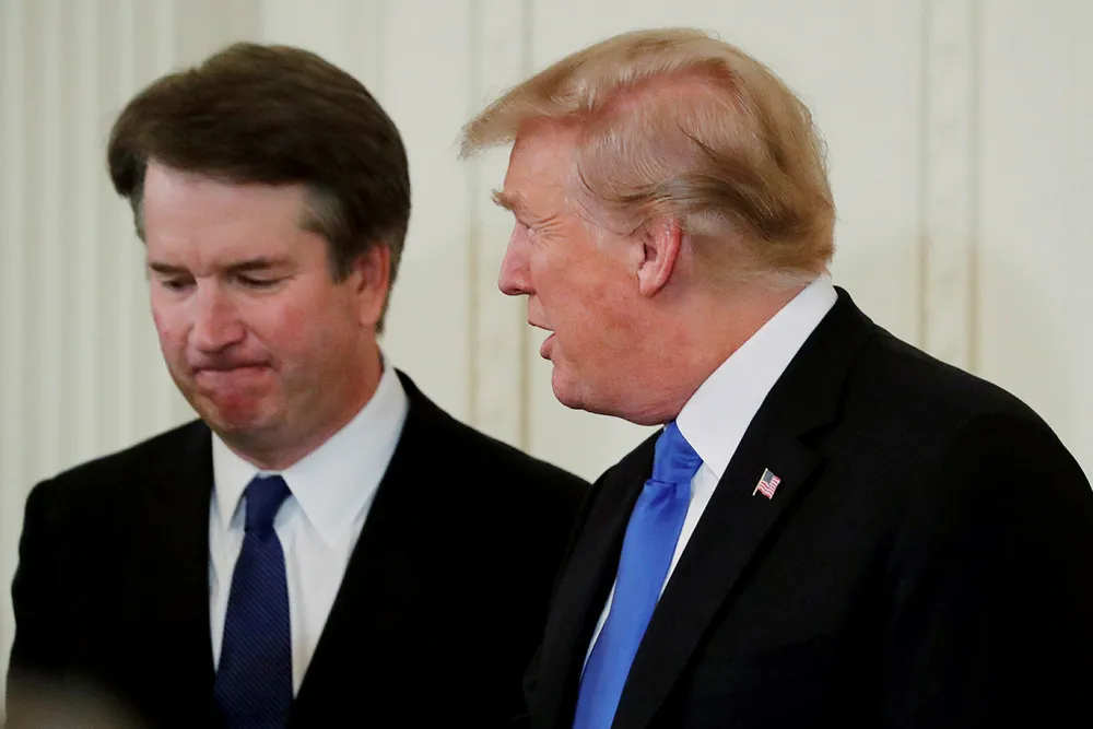 President Donald Trump har støtt på store problemer med å få godkjent sin kandidat som ny høyesterettsdommer, Brett Kavanaugh.