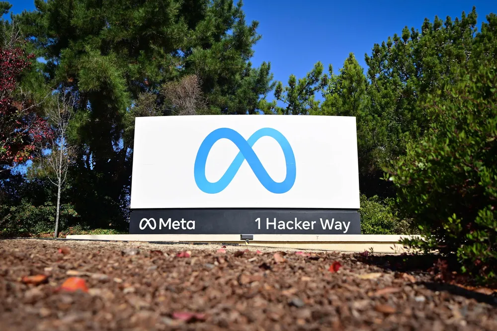 Meta har brukt milliarder av dollar i KI-rustningskappløpet. Selskapets hovedkvarter ligger i Menlo Park i California.