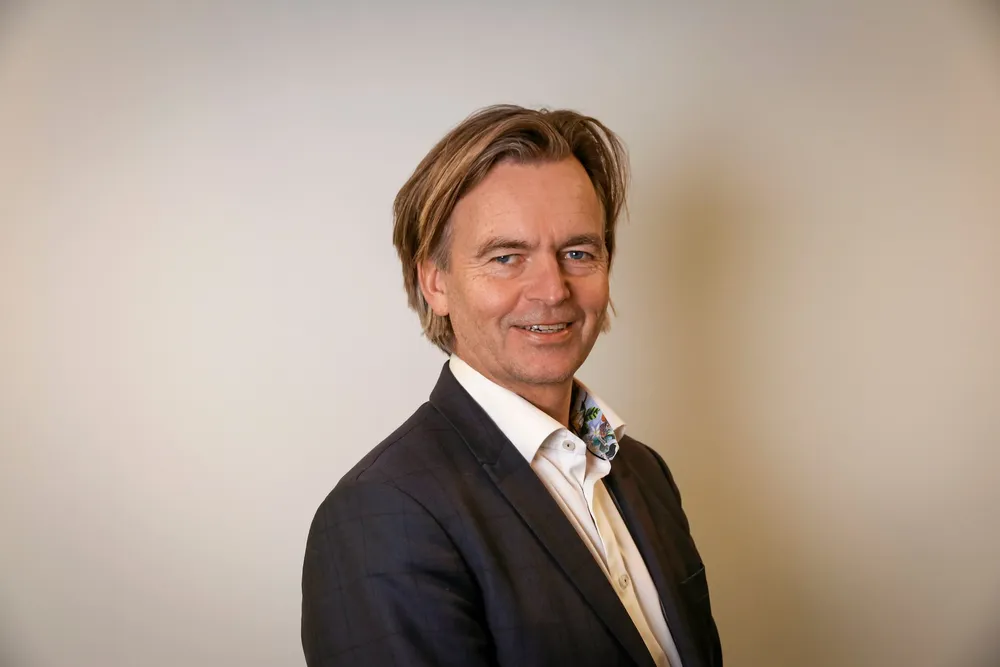 Administrerende direktør i Fjordkraft, Magnar Øyhovden, er negativ til Arbeidspartiets forslag om å innføre makspåslag.