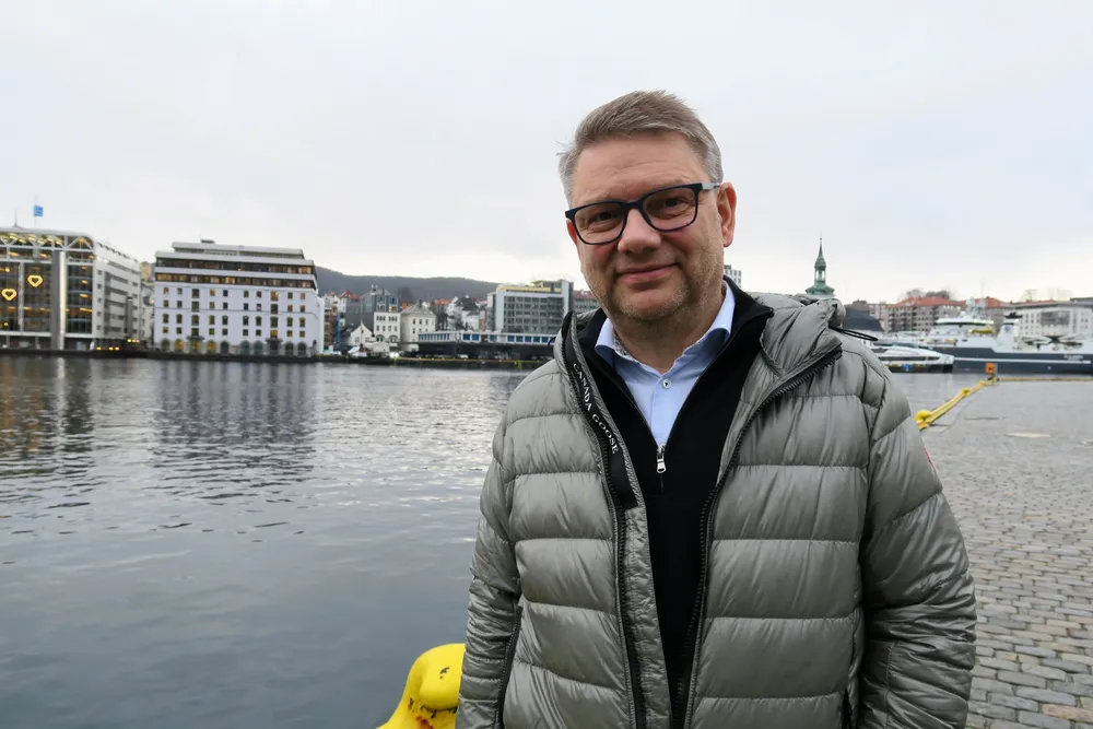 Jonny Berfjord vil både være admininsrerende og salgsdirektør i Norges Sildesaglslag inntil videre.