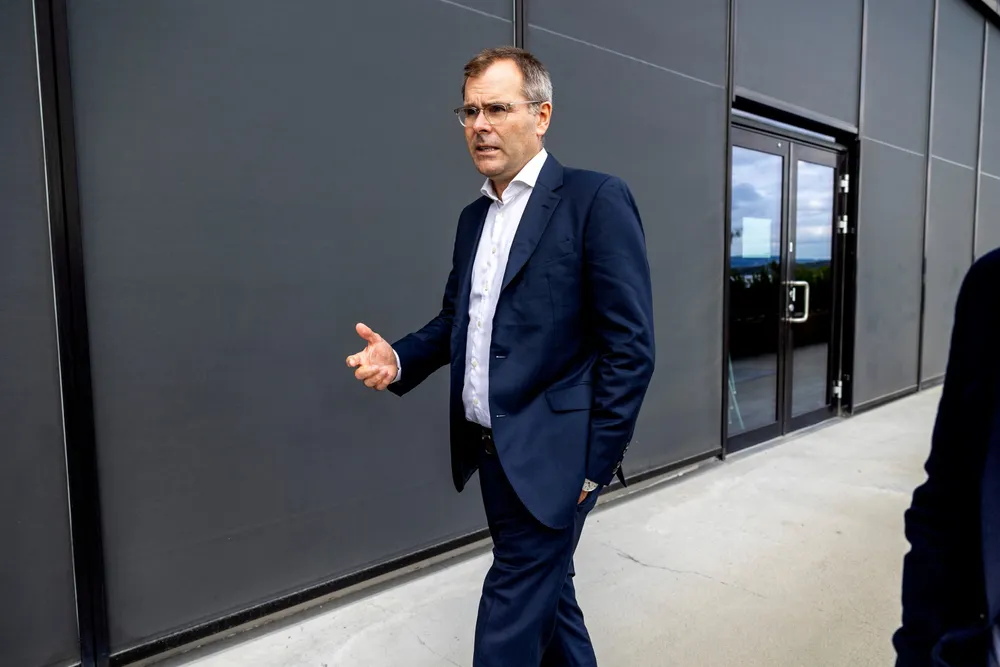 – Jeg mener det dessverre er høyere sannsynlighet for eskalering enn at dette går sidelengs, sier Tor Svelland, som driver hedgefondet Svelland Capital.