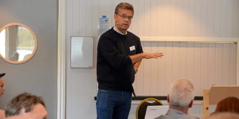Frittstående havforsker Jens Christian Holst har advart mot en altfor stor makrellbestand i mange år. Nå ser man resultater av en kraftig underestimert bestand, ifølge Holst.
