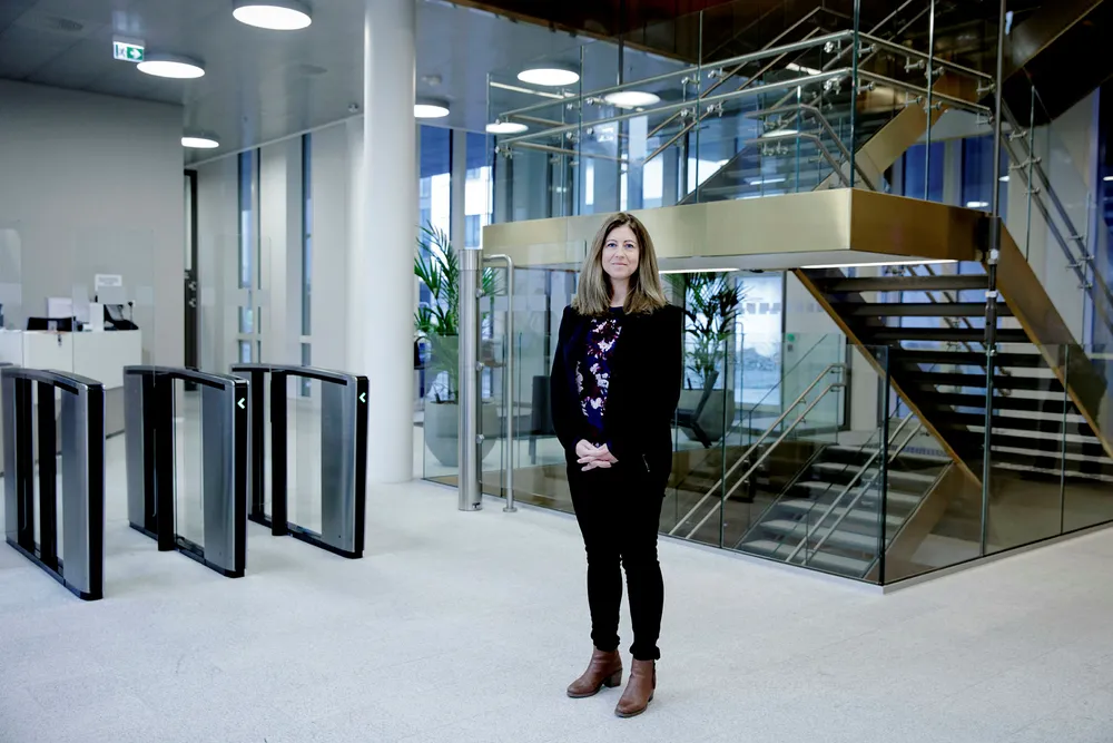 – Vi har egne lokaler som er fysisk helt adskilt fra Konkurransetilsynet, og vi har foreløpig ingen planer om å flytte fra disse lokalene, sier Anneline Vingsgård, midlertidig leder av Klagenemndssekretariatet. Foto: Paul S. Amundsen
