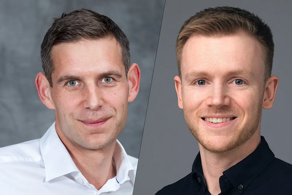 Halvor Haugsvold (til v) og Bjørn Gjertsen er begge to nyansatte som prosjektutviklere for vannkraft i Hafslund.