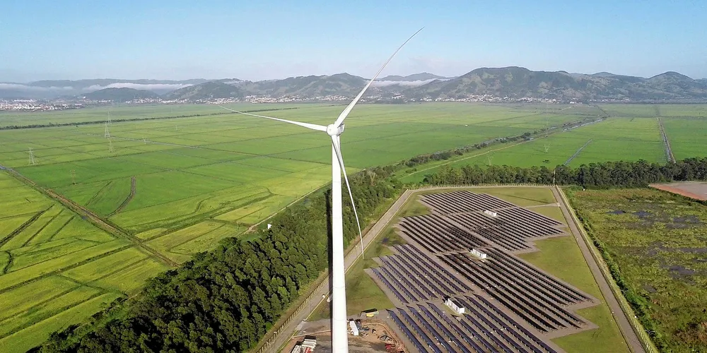The Aurora solar and WEG wind hybrid in Tubarão. Pic: WEG