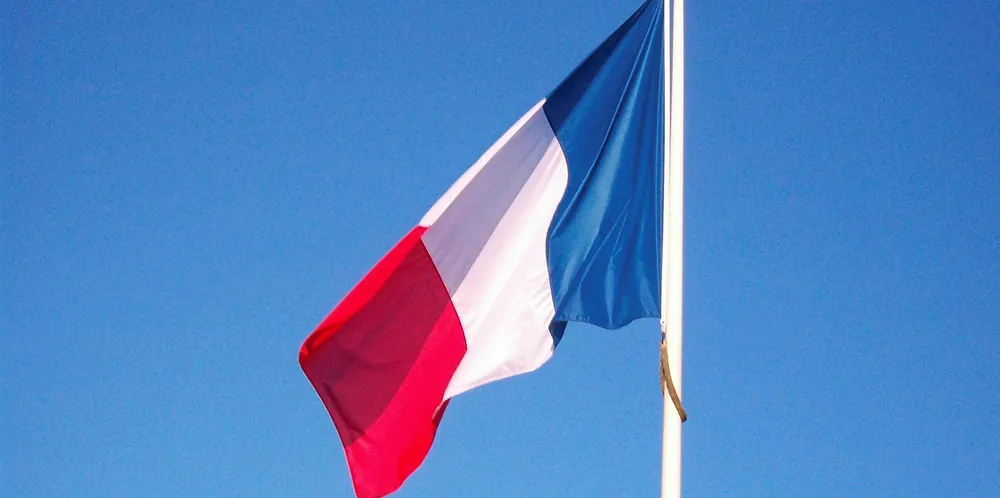 One of the French government's key seafood officials has resigned his post.