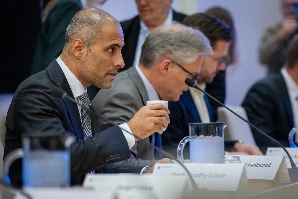 Stortingsrepresentant Mahmoud Farahmand sier Nicolai Tangens kommunikasjonsstil har fordeler og ulemper. Hva som veier mest, vil han ikke konkludere om, men han er klar på at det har en risiko - slik sms-ene med Elon Musk viser.
