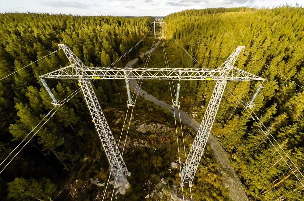 DCIM\100GOPRO\G0054601. . Svenska kraftnät kraftlinjer Sverige.