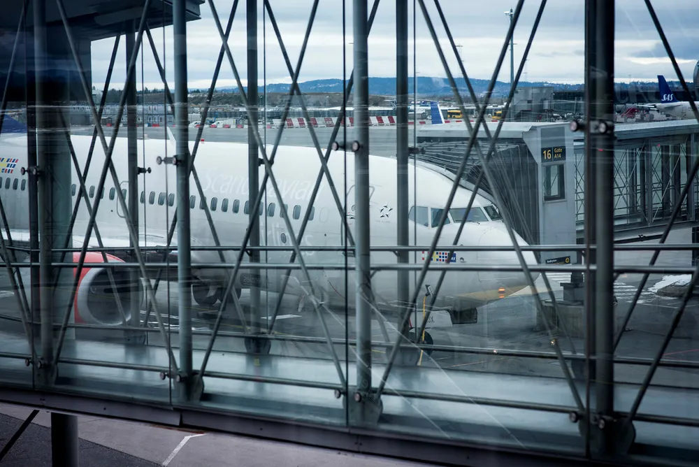 SAS-pilotene har allerede fri halve året, men norske piloter krevde bedringer i arbeidstidsordninger som svenske og danske piloter har lagt bort. Torsdag kan streiken lamme trafikken på Gardermoen (bildet) og resten av Norge. Foto: Skjalg Bøhmer Vold
