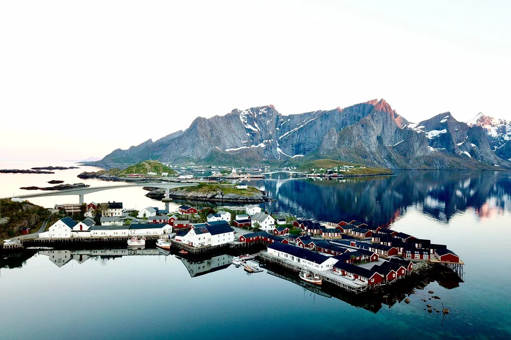 For Eliassen Rorbuer på Hamnøy i Moskenes kommune i Lofoten ligger salgsbudsjettet for hele 2023 an til å bli oppnådd allerede før juli er omme.