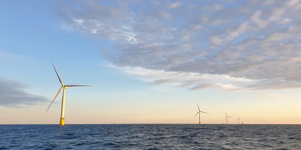 Hywind Tampen er Norges første fullskala flytende havvindpark, og skal forsyne Gullfaks A og Snorre med elektrisk strøm.