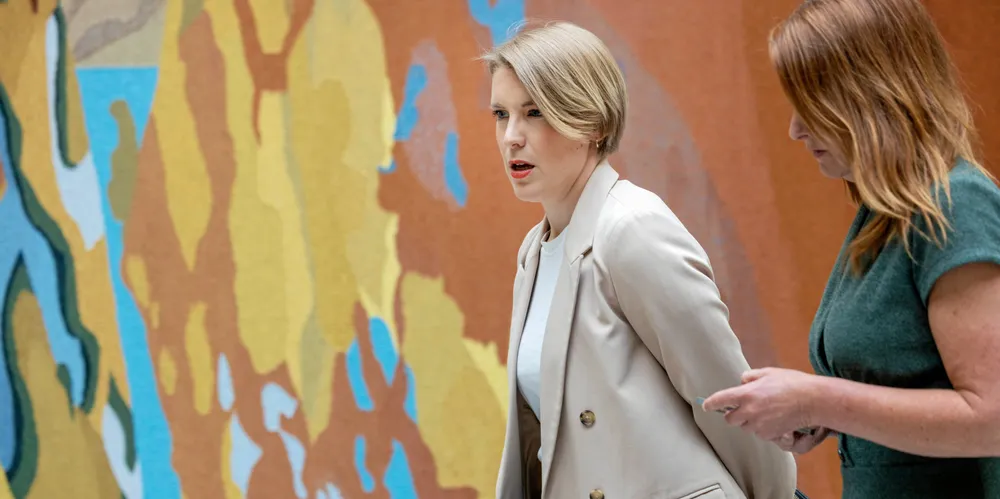 Regjeringen skrotet SV i lakseforlik: – Skader samarbeidsrelasjonen, sier SVs Kari Elisabeth Kaski.