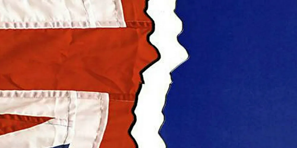 HARDERE FRONTER: Frontene som trekkes opp av britiske parlamentarikere i brexit-forhandlingene med EU hardner til. Et nytt lovforslag åpner for at britene kan gå ut av EU uten en avtale på plass.