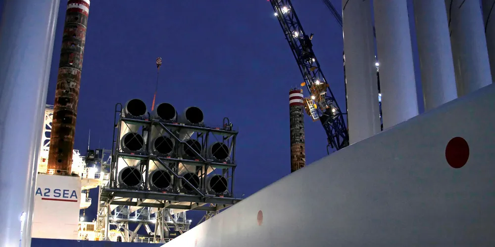 Siemens Gamesa blades manufactured in the UK being transported to sea.