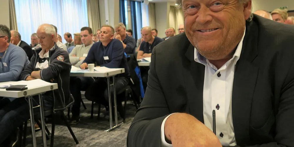 PÅ BESØK: Fiskeriminister Tom Harald Nesvik under Fiskarlaget Vests 100 års jubileum nyleg. Snart står verdas største sjømatmesse for tur.