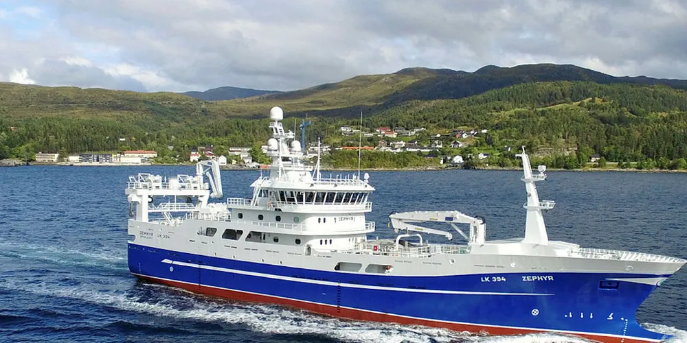 «Zephyr» har dratt fra Larsnes på Sunnmøre til Whalsay på Shetland.