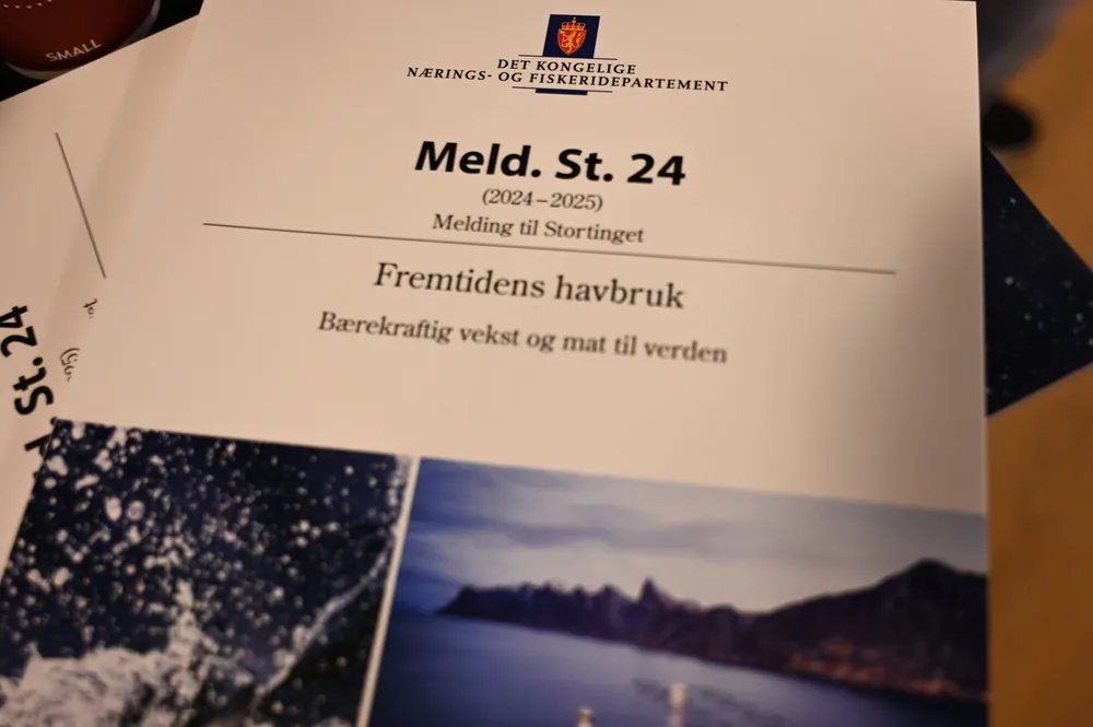Fiskeri- og havminister Marianne Sivertsen Næss (Ap) presenterte regjeringens forslag til fremtidens havbrukspolitikk i Bergen 10. april i år. Nå er det flertall for å gjøre en god del endringer i politikken.