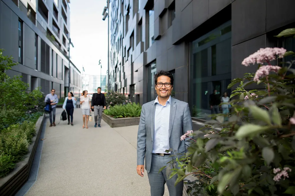 – Hjemmekontor har gått ganske bra. Samtidig er det mange medarbeidere melder om en trøtthet – de ønsker seg tilbake til kontoret, sier administrerende direktør i Obos, Daniel Kjørberg Siraj.