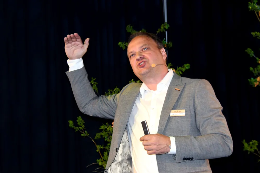 Statnett må løfte blikket og se på konsekvensene av ekstremprisene i balansemarkeder, mener Tor Reier Lilleholt, sjefanalytiker i Volue Insight. Her på Distriktsenergis årskonferanse i Harstad sist uke.