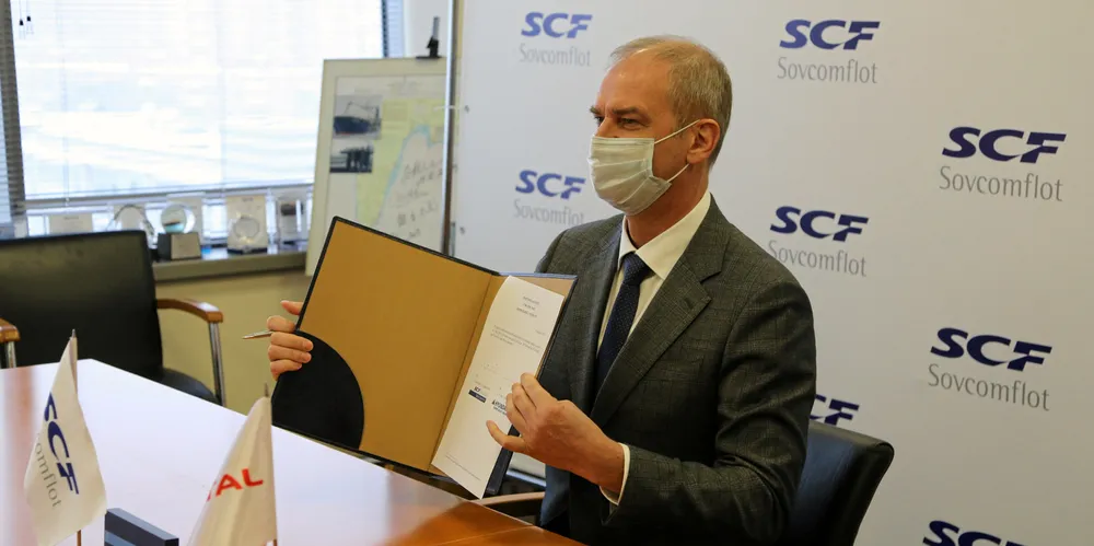 Sovcomflot president and chief executive Igor Tonkovidov signed the original charter deal for up to three LNG carriers in January.