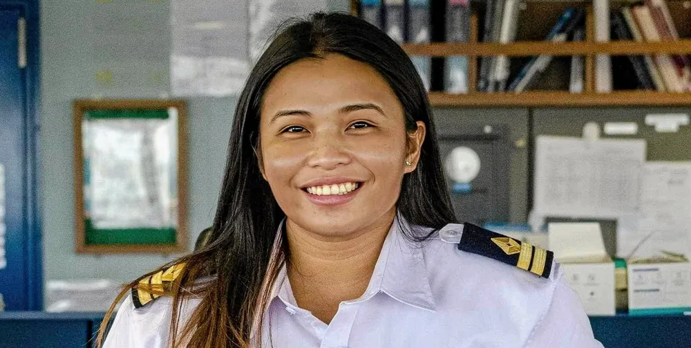 Grieg Star second officer Shawntel De Sagun wants to encourage more women to follow her career choice.