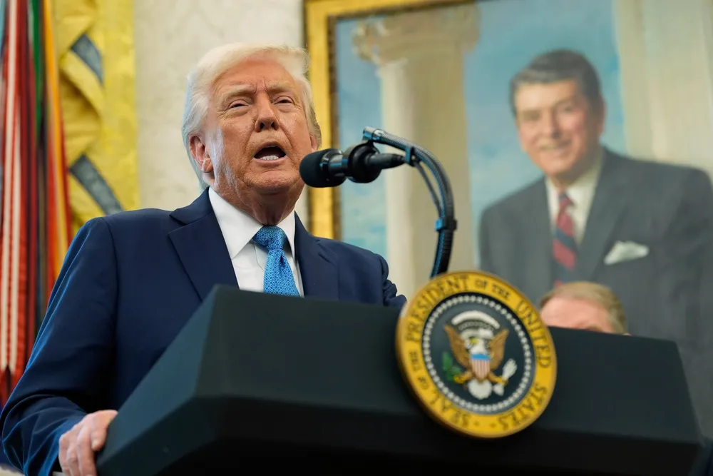 President Donald Trump legger nå et voldsomt press på Ukraina.