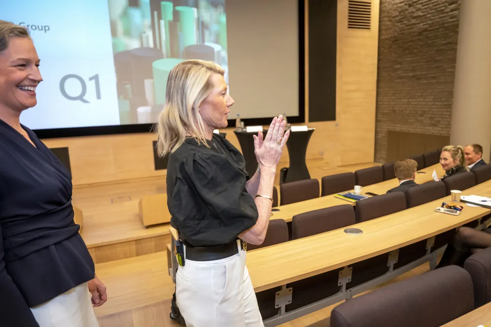 DNBs konsernsjef Kjerstin Braathen (fra høyre) og finansdirektør Ida Lerner la frem nok et rekordsterkt resultat torsdag hjulpet av stabil utlånsvekst og økte renteinntekter. Norges største bank vil ikke fire på lønnsomheten innen boliglån.