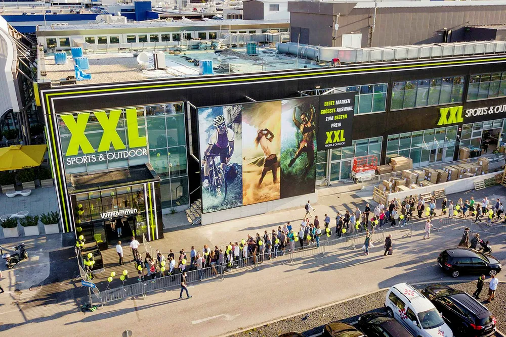 XXL er full gang med å legge Østerrike under seg. Her fra åpningen av XXLs første varehus utenfor Wien tidligere i høst. Foto: Foto: XXL