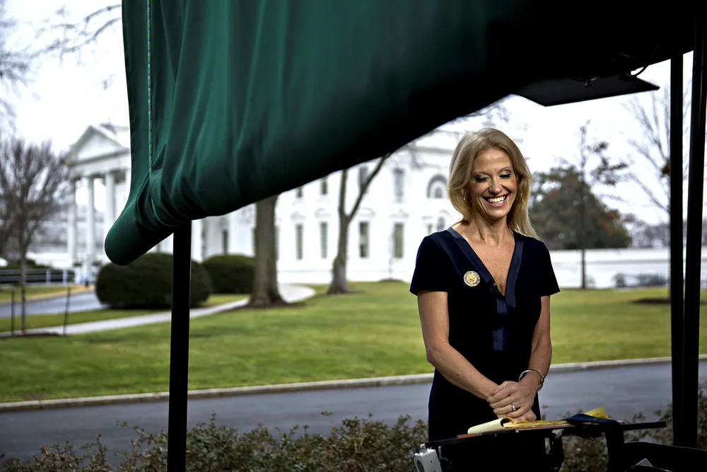 Kellyanne Conway, innrømmer at terrorhandlingen hun viste til aldri skjedde. Foto: Andrtew Harrer/Bloomberg