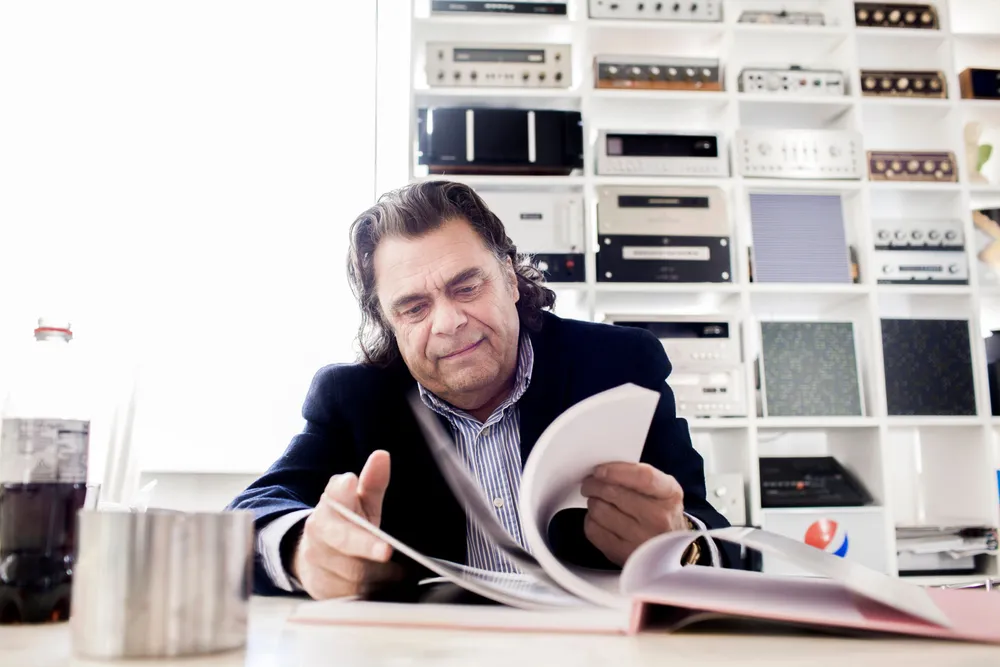 Erling Neby har siden 1970-tallet drevet med import og salg av radioer gjennom selskapet Neby Hifi Concept