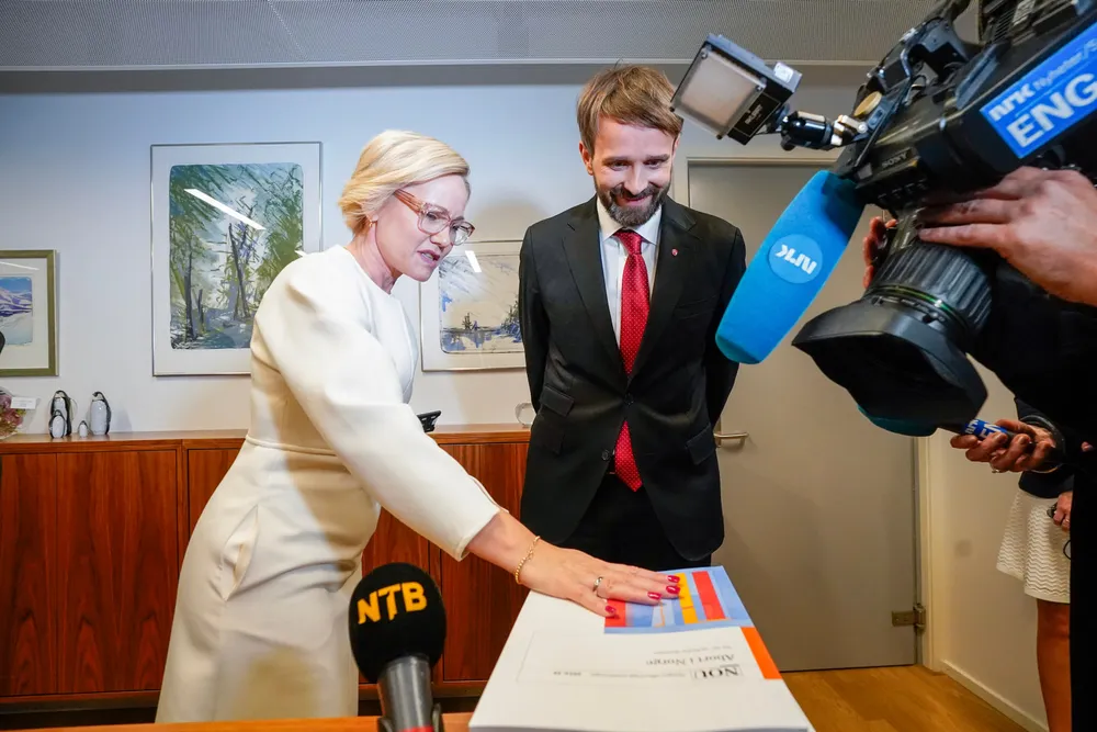 Jan Christian Vestre fikk kritiske spørsmål om privat helseforsikring i familiens bedrift etter at han overtok som helse- og omsorgsminister etter Ingvild Kjerkol.