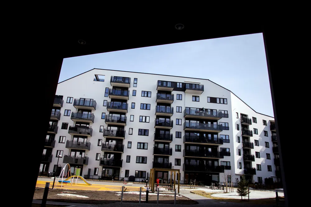 Ved å fjerne rentefradraget omfordeles ressursene fra rike og gamle husholdninger med stor boligformue til unge husholdninger i etableringsfasen, skriver artikkelforfatterne. Foto: Javad Parsa